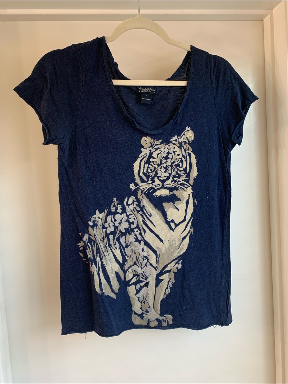 Lucky Brand Women's Navy Blue Scoop Neck with Silver Tiger Graphic S